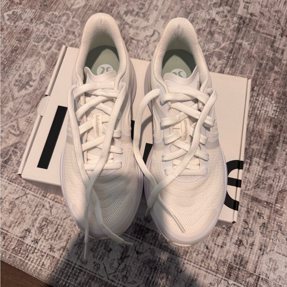 NWT Lululemon Blissfeel Run 2 White Athletic Sneakers with Box